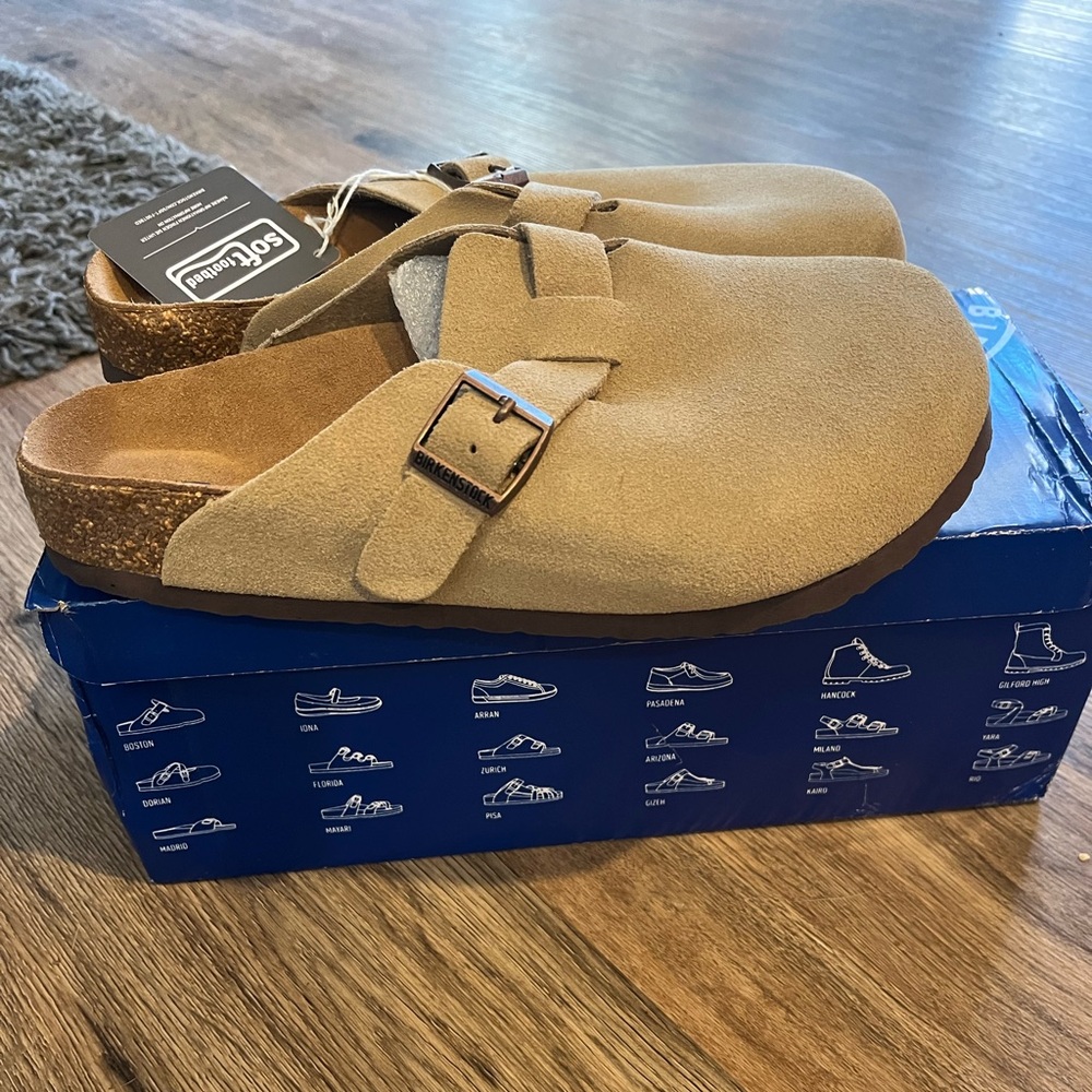NWT Birkenstock Boston’s. Suede leather, taupe color. Size 39